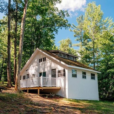 Cabin On Beautiful Arbutus Lake Near Траверс-Сити Экстерьер фото